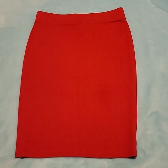 **SMALL BUNDLE** 2 skirts, 1 red & 1 blue along with 1 black Halter top SMALL - Picture 5 of 12